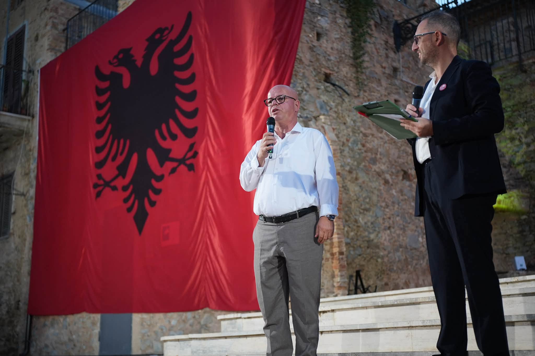 Në Kalabri  aty ku shqipja vazhdon të flitet dhe Arbëria jeton prej shekujsh