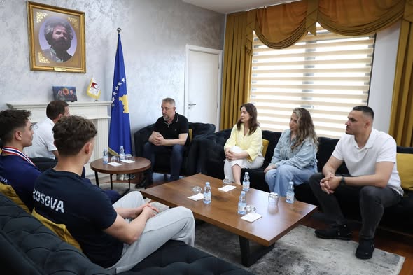 Kryetari Lushtaku priti në takim Bledion Mehën nga Klubi i Notit  Dielli 