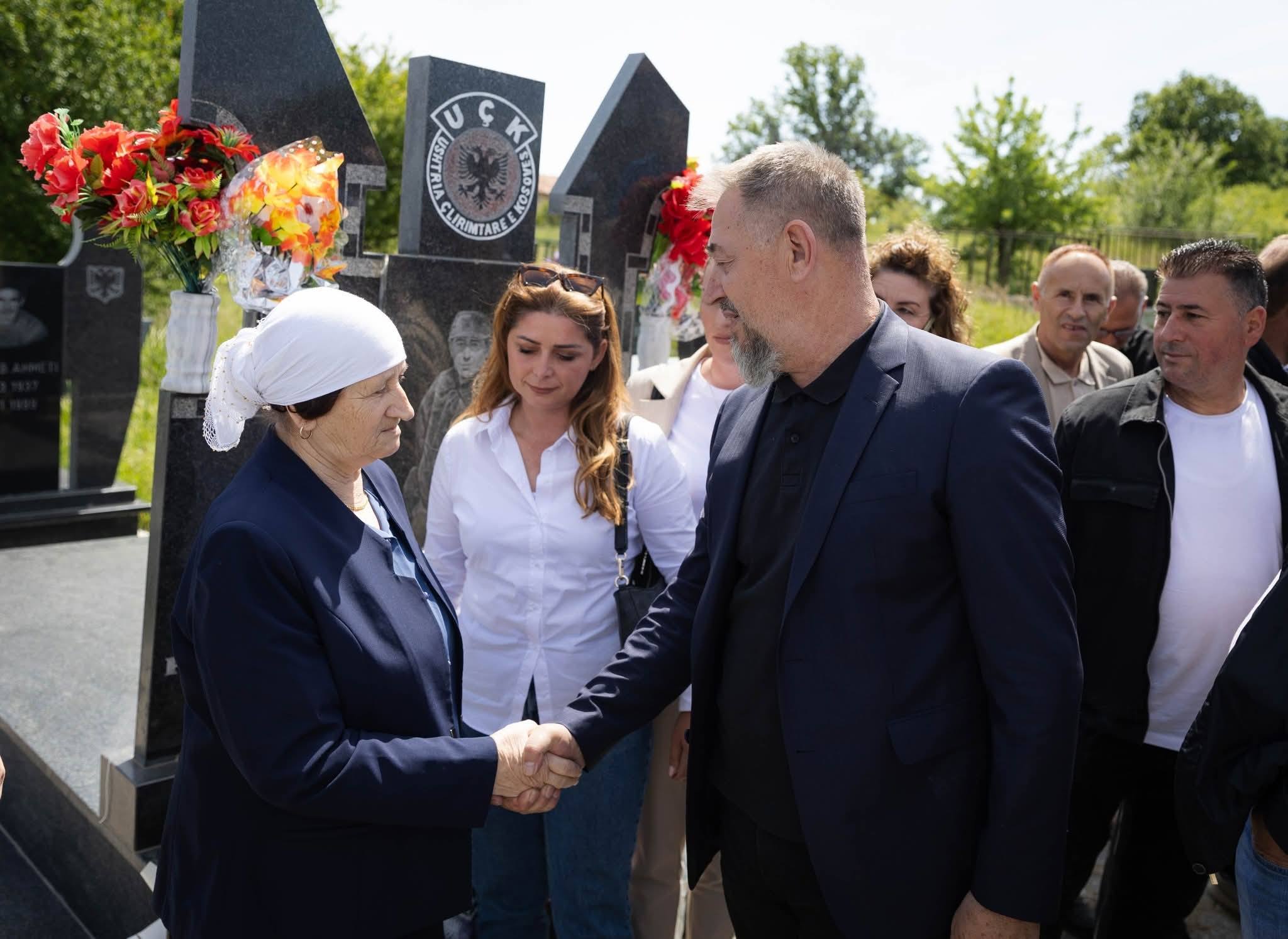 Me respekt të thellë dhe krenari të veçantë  përkujtohet vepra heroike e Malush Ahmetit