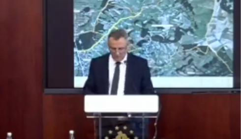 Blerim Isufaj njofton për aktakuzën e parë për vrasjen e civilëve të familjes Jashari në Prekaz