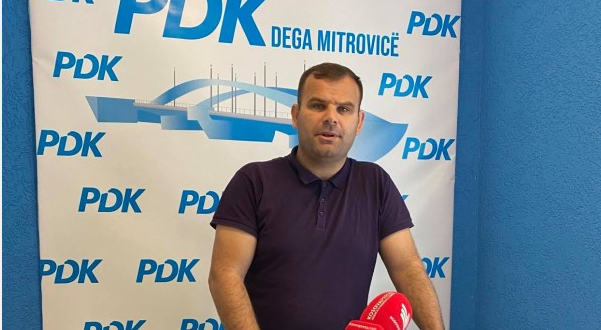 PDK, dega në Mitrovicë e akuzon Agim Bahtirin se pos keqqeverisjes po bënë vetëm spektakle mediale