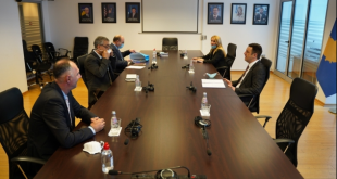 Ministri i Drejtësisë, Selim Selimi e pret në takim shefin e UNICEF-it në Kosovë, Murat Sahin