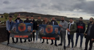 Të rinjtë nga Drenica e nderojnë luftën dhe solidarizohen me udhëheqësit e UÇK-së, që po gjykohen nga Gjykata Speciale