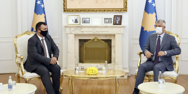 Kryetari i vendit, Hashim Thaçi e pret në takim Avokatin e Popullit, Naim Qelaj