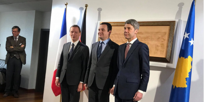 Kryeministri i Kosovës, Albin Kurti, ka pritur në takim delegacionin franko-gjerman me të cilin ka biseduar për taksën