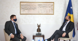 Ambasadori i BE-së, në Kosovë, Tomáš Szunyog takon Enver Hoxhajn, kërkon nga PDK opozitë konstruktive