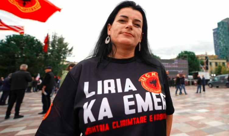 Vafsije Krasniqi Godman uron 18 vjetorin e Pavarësisë së Kosovës   Liria erdhi me sakrifica të mëdha 