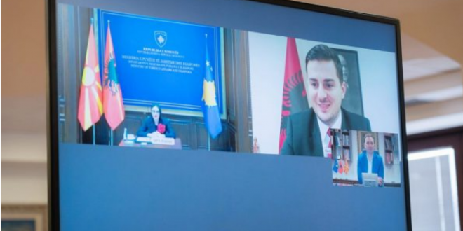 Në Ditën e Flamurit takohen virtualisht ministrat e Jashtëm të Shqipërisë, Kosovës dhe Maqedonisë së Veriut