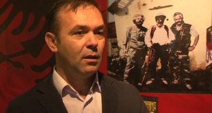 Rexhep Selimi i ka kërkuar kryeministrit të Kosovës, Ramush Haradinaj të mos ndryshojë qëndrimet për FAK-un