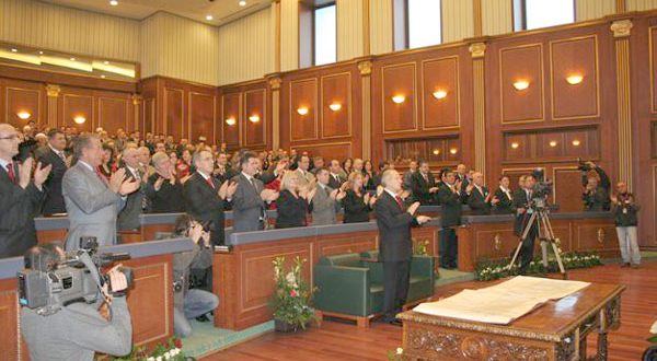 Dhjetë vjet më parë, më 17 shkurt të vitit 2008 Kuvendi i Republikës shpalli Deklaratën e Pavarësisë së Kosovës