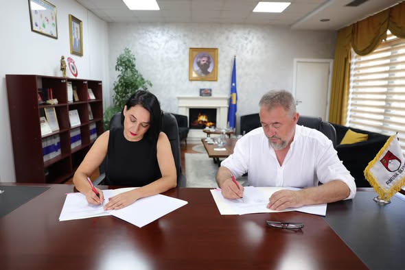 Në Skenderaj nënshkruhet Marrëveshja për Financimin e Programeve të Banimit