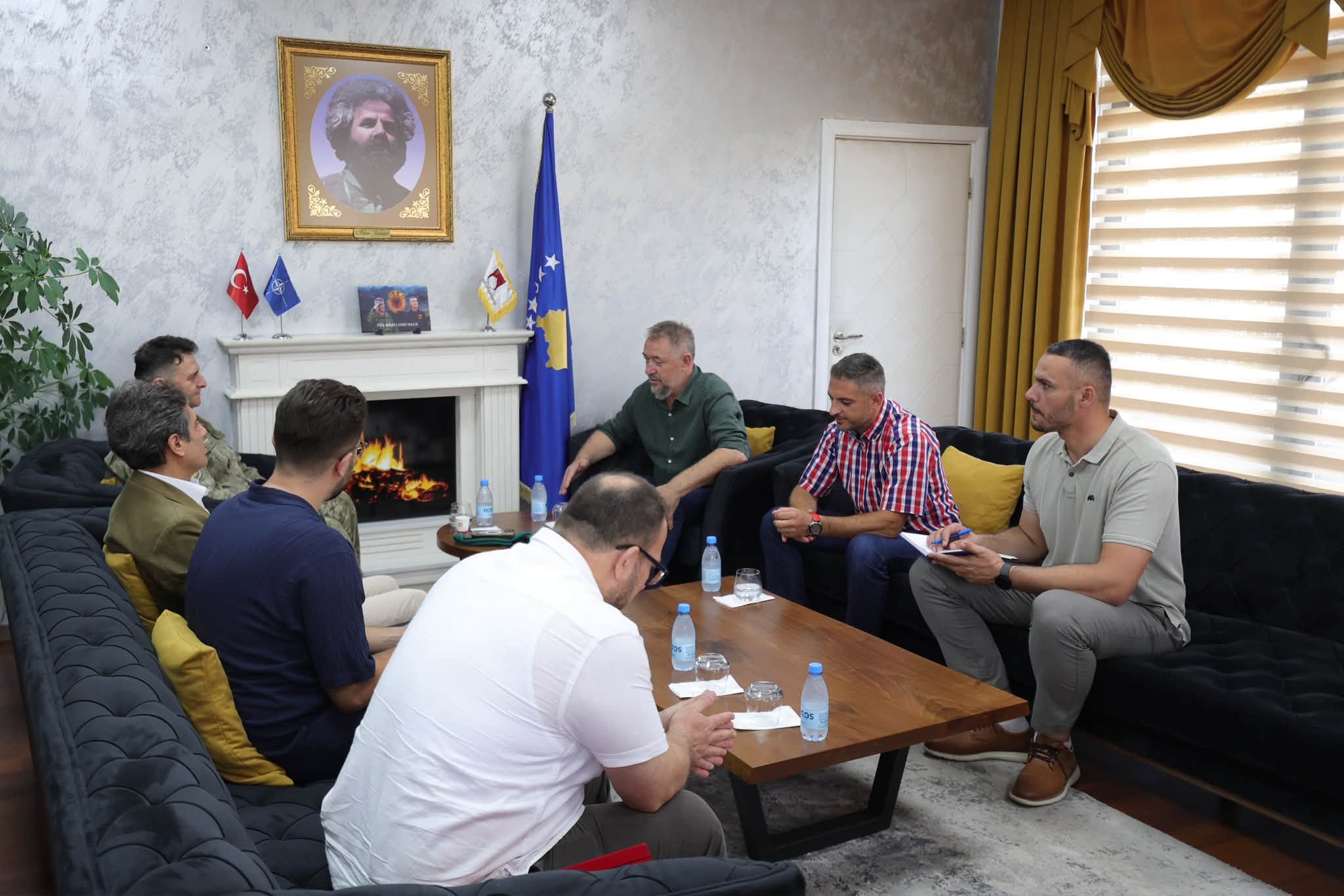 Kryetari Sami Lushtaku  priti në takim Komandantin e KFOR it turk në Kosovë  kolonelin Harun Elitaş