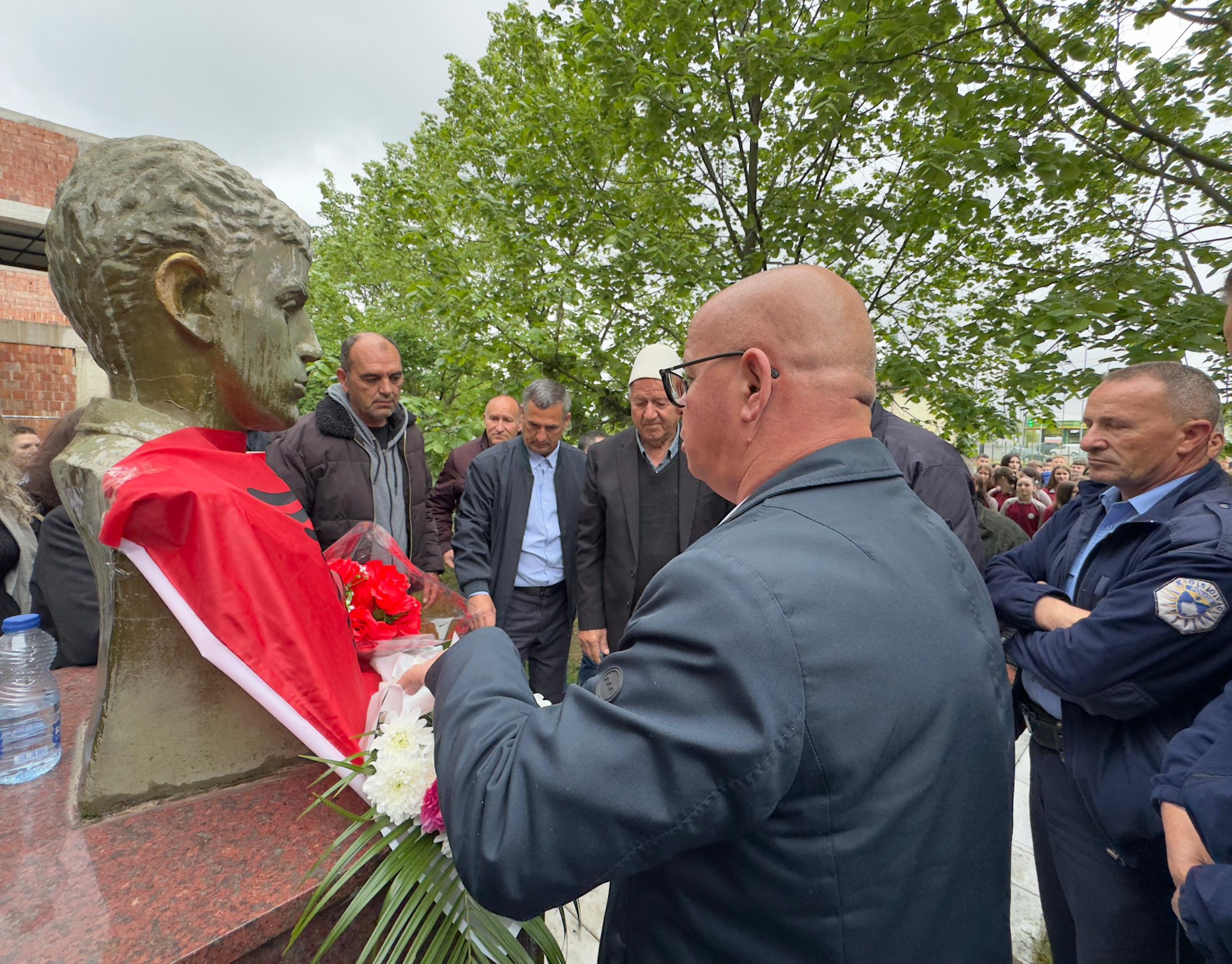 U përkujtua dëshmori Hamëz Thaçi në 27 vjetorin e rënies në Koshare