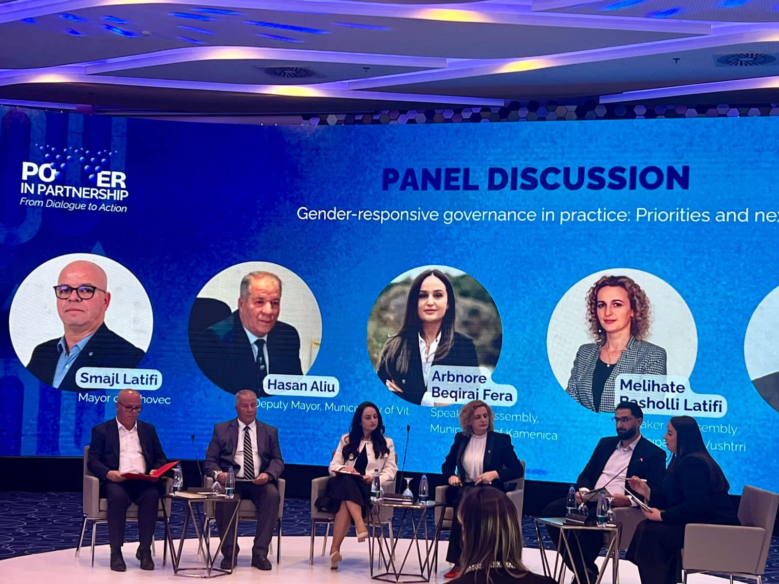 Kryetari Latifi merr pjesë në panelin në kuadër të  Javës së gruas 