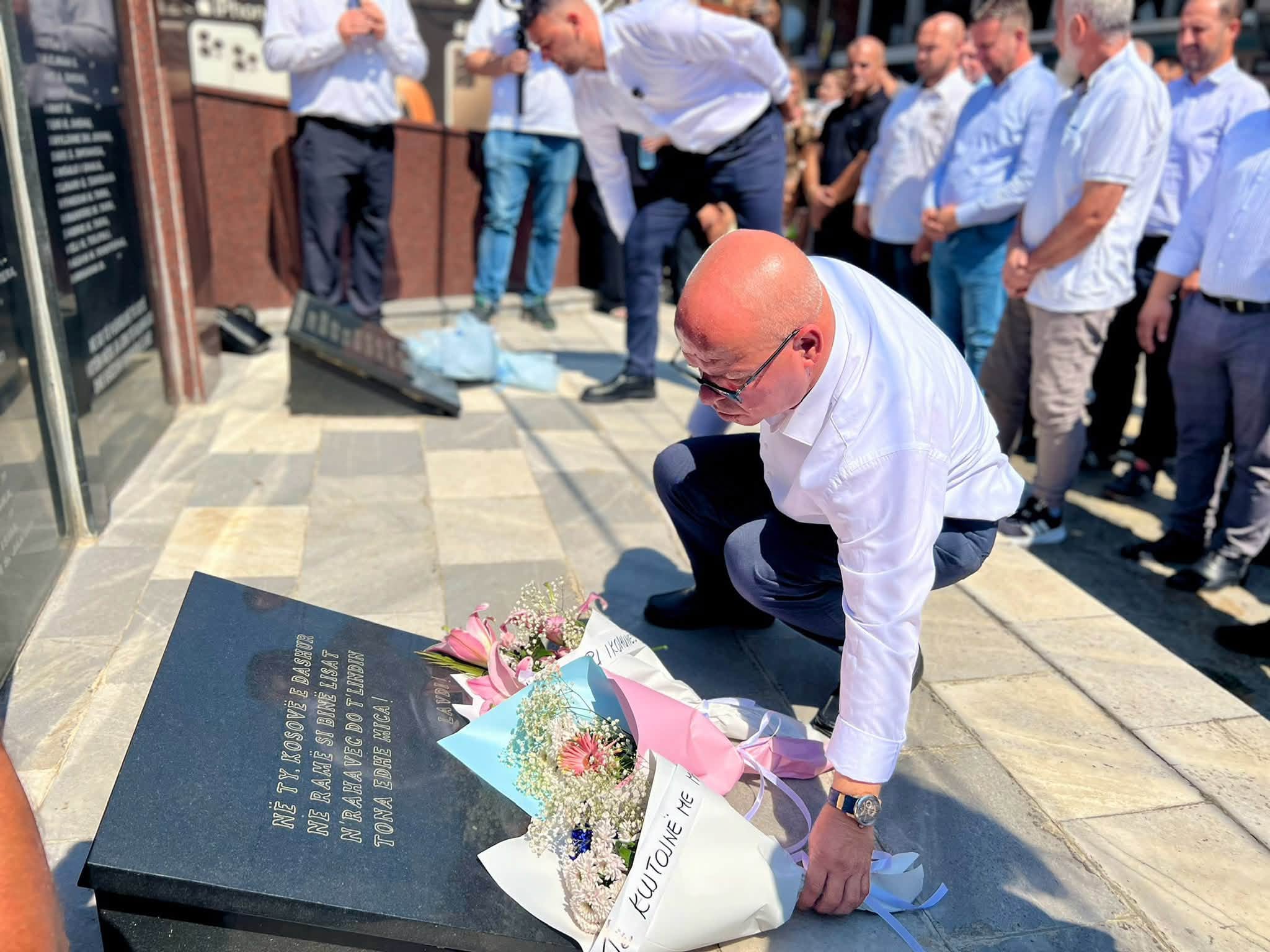 Te Muri i Pikëllimit në Rahovec  shënohet fillimi i luftimeve të korrikut të vitit 1998