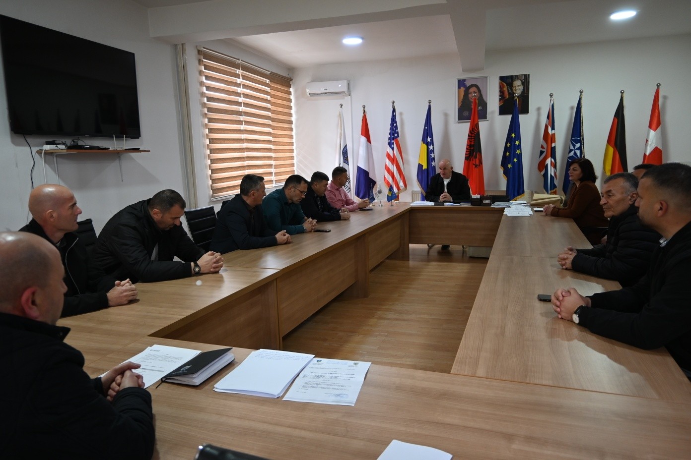 Kryetari Haliti ndau mirënjohje për zyrtarët policor për kontributin e tyre në zbardhjen e rasteve të vjedhjeve dhe sigurisë publike