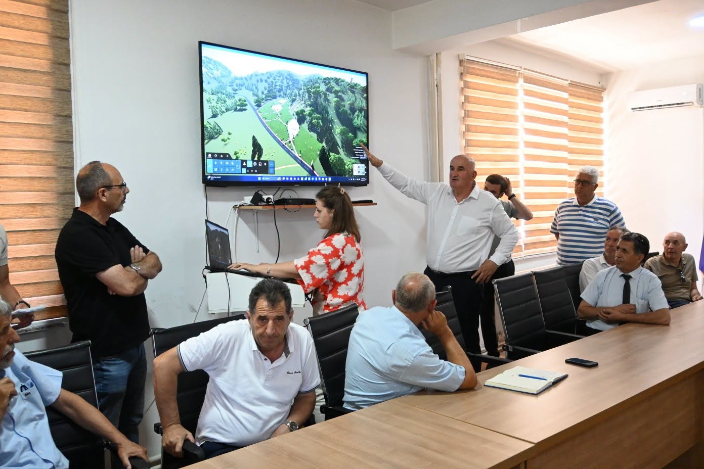 Kryetari Haliti mbajti debatin e parë publik me qytetarë