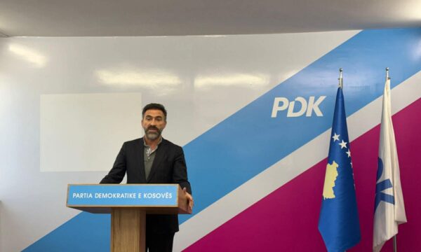 Anëtari i kryesisë së PDK  Blerand Stavileci ju ka bërë thirrje qytetarëve ta shfrytëzojnë të drejtën e tyre për të votuar