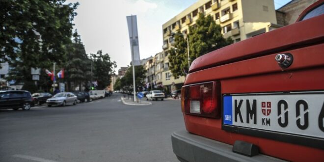 Serbët në veri janë paralajmëruar që të mos i regjistrojnë automjetet e tyre me targa të Republikës së Kosovës