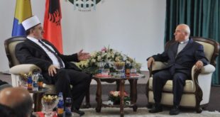 Bashkësia islame dhe Kisha Katolike e Kosovës përkrahin idenë e kryeministrit Rama për mësimin e besimit në shkolla