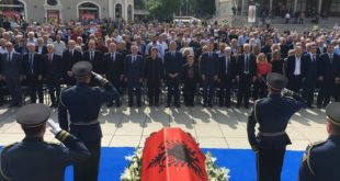 Thaçi: Sot i themi lamtumirë njeriut më emblematik që nga periudha e Skënderbeut
