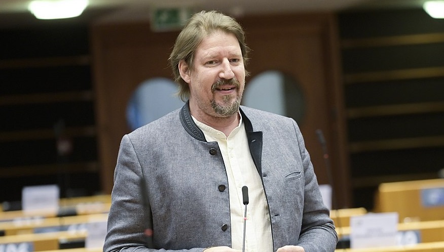 Eurodeputeti Thomas Waitz ngre në Komisionin Evropian çështjen e planeve për gazin fosil në Kosovë