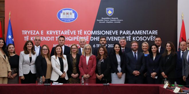 U mbajt Tryeza e kryetarëve të Komisioneve të Kuvendit të Shqipërisë dhe Kuvendit të Kosovës