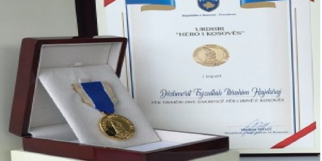 Dëshmori i kombit, Fejzullah Hajdaraj dekorohet nga kryetari Thaçi më Urdhrin "Hero i Kosovës”