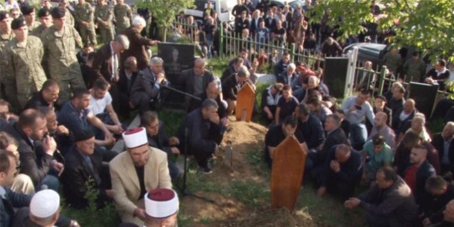 Me nderime të larta ushtarake është varrosur në Prishtinë, Shasivar Makolli