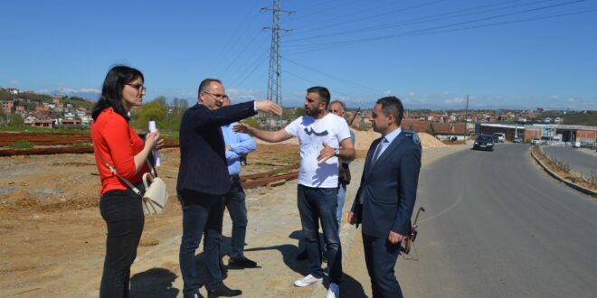 Vesel Krasniqi dhe Avdi Morina inspektojnë rrugën, '' Gjergj Kastrioti- Skënderbeu ''