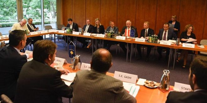 Delegacioni i Kuvendit të Kosovës u prit në Vjenë nga kryetari i Komisionit për Politikë të Jashtme