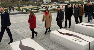 Adem Jashari dhe familja e tij janë dëshmia e sakrificës për liri, udhëzues i së ardhmes, tha Visar Ymeri