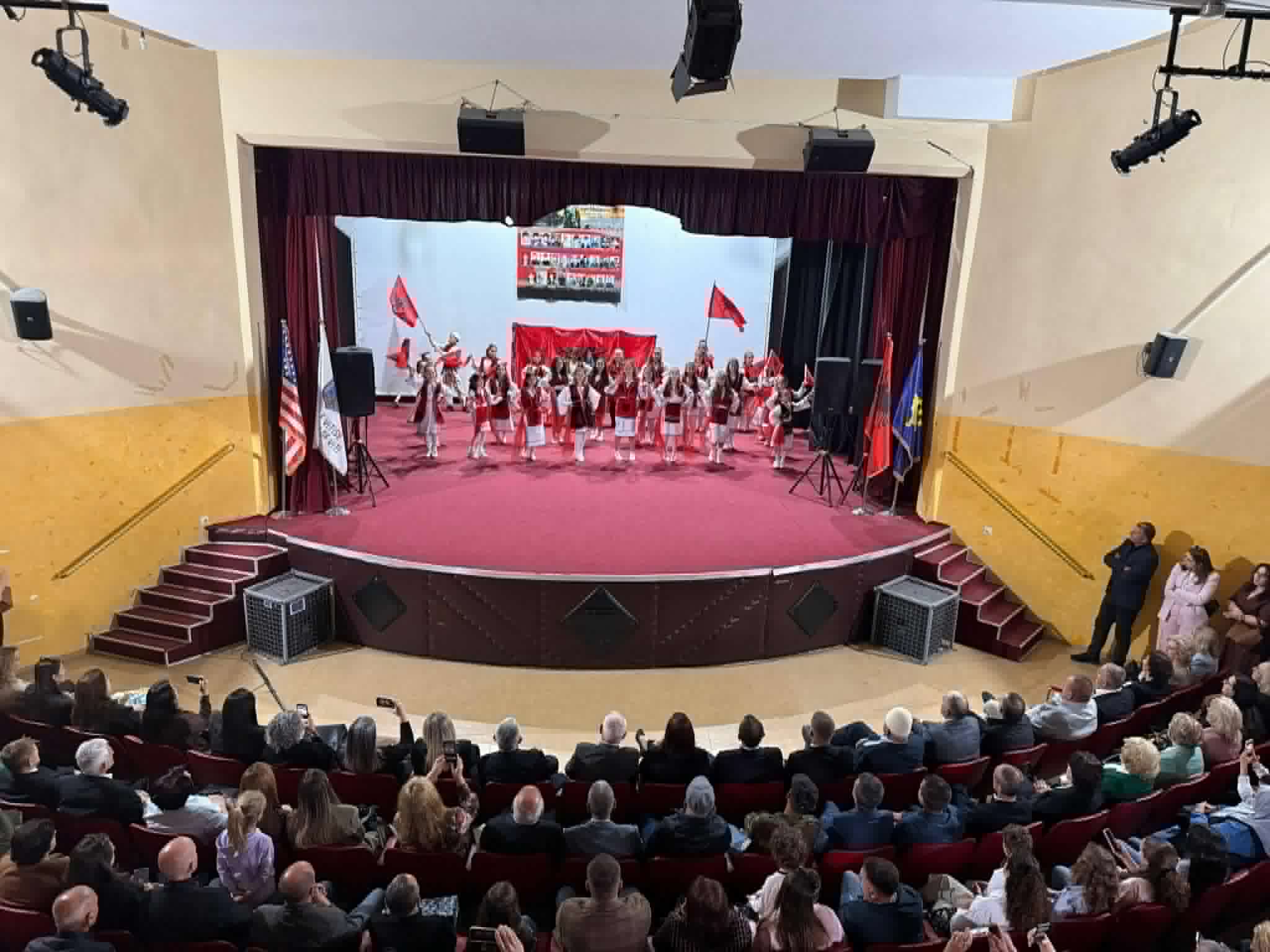 Në Viti u shënua dita e shkollës  Dëshmorët e Vitisë 