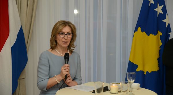 Vjosa Dobruna: Qeveria Kurti, me veprimet e papërgjegjshme për largimin e ambasadorëve e ka defafaktorizuar Kosovën në botë