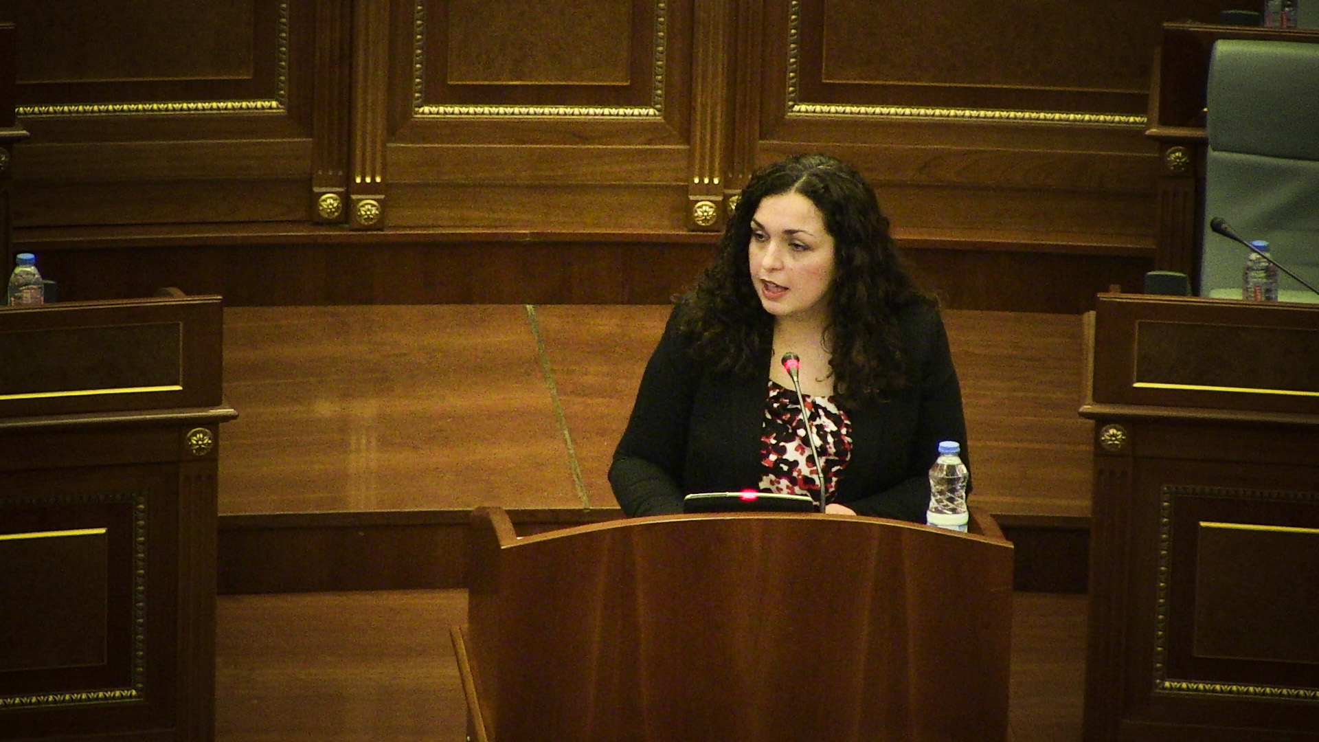 Nga simbol uniteti në burim përçarjeje