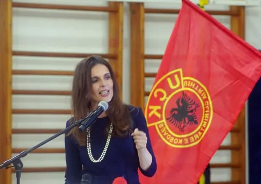 Vlora Çitaku i reagon Albulena Haxhiut