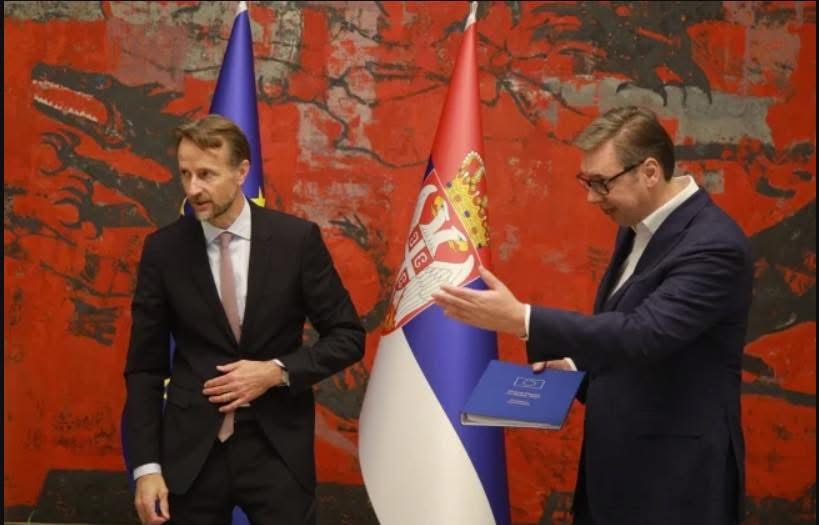 Vuçiq përplaset me shefin e BE së  Nuk pranon kërkesën për të mbajtur përgjegjës sulmuesit e Banjskës