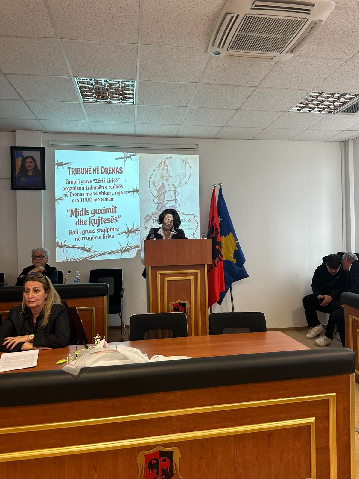 zahrije-podrimqaku-liria-qe-lind-nga-dhimbja-gruaja-si-ure-mes-jetes-dhe-luftes