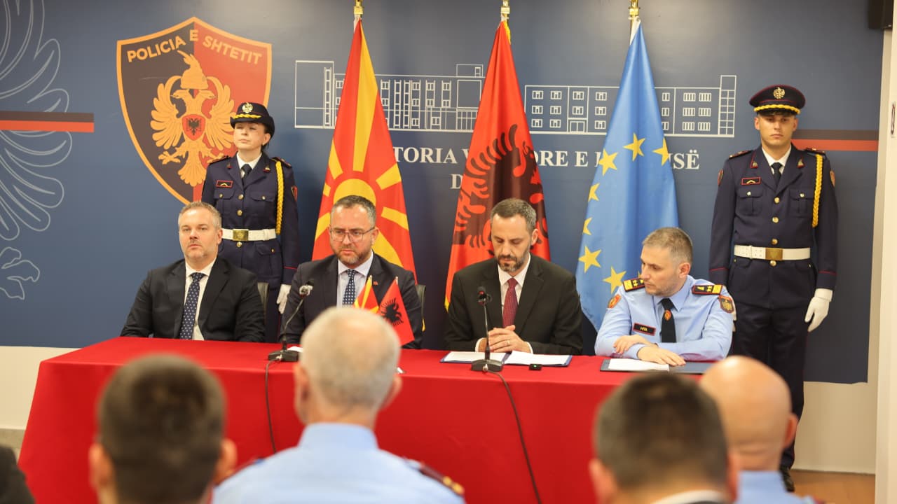 Arrihet marrëveshja ndërkufitare mes Shqipërisë dhe Maqedonisë së Veriut për të lehtësuar kalimin ndërkufitar mes qytetarëve të dy shteteve