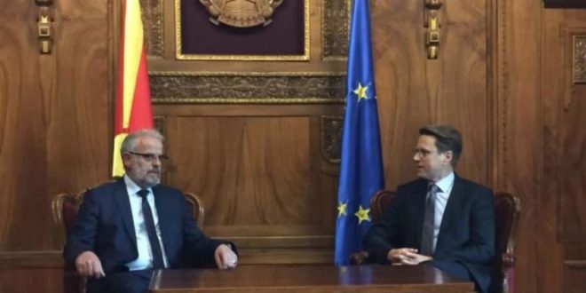 Talat Xhaferi merr kabinetin e kryeparlamentarit të Maqedonisë