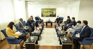 Kryeministri, Kurti, ka pritur në takim ambasadorët e vendeve të QUINT-it, me të cilët ka biseduar për situatën në kufi me Serbinë