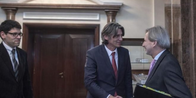 Sela: Nëse brenda 100 ditëve nuk avancohet statusi i gjuhës shqipe në Maqedoni, do ta braktisë Qeverinë