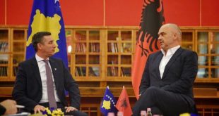 Kryeministri i Shqipërisë, Edi Rama solidarizohet me Kadri Veselin, i ftuar për hetime nga Gjykata Speciale