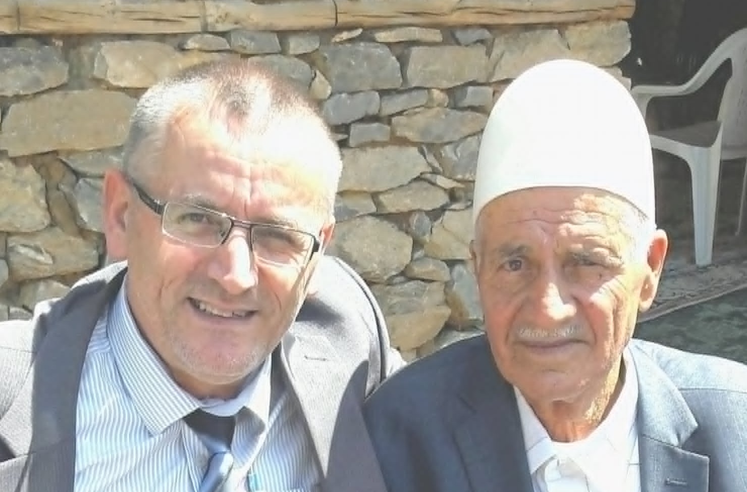 Demir Reshiti  AMANETI QË THËRRET BREZAT