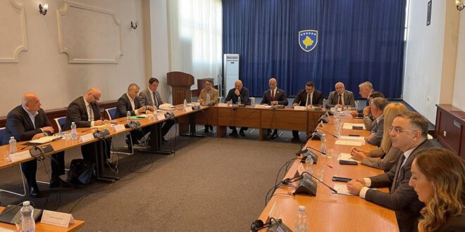 Grupi parlamentar i AAK-së ka mbajtur një tryezë ku është diskutuar për situatën e sigurisë pas sulmit terrorist të 24 shtatorit