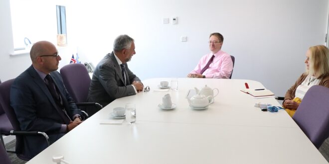 Ambasadori i Britanisë së Madhe në Kosovë, Nicholas Abbott ka takuar shefin e ri të EULEX-it, Gjovanni Pietro Barbano