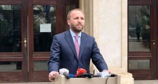 Abelard Tahiri: Institucionet janë degraduar, Kuvendi duhet të shpërbëhet dhe të shkohet në zgjedhje