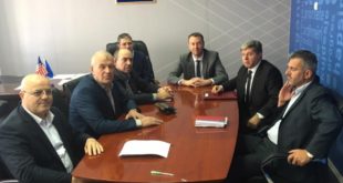 Ministri Abrashi ka biseduar me përfaqësuesit e shoqatave të dala nga lufta e UÇK-së