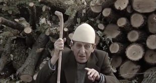 Fjalori që ka përdorur, deputeti më i vjetër i Kuvendit  ende të pa konstituuar të Kosovës, Adem Mikullovci, më 3 gusht 2017, në sallën e Kuvendit,