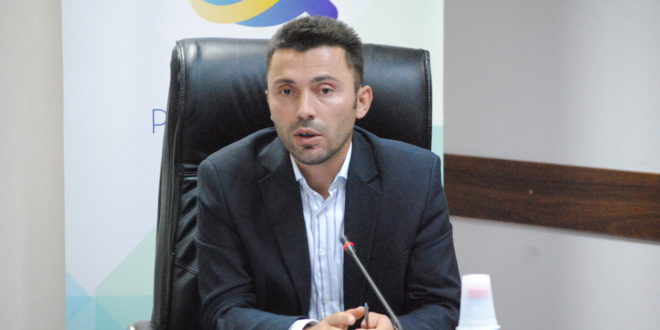 Adnan Rrustemi: Në zgjedhjet e 22 tetorit qytetarët të votojnë me dokumente të Kosovës, jo me ato me të Serbisë